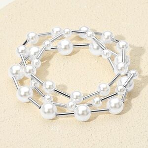 Elegant Silver and White Pearl Bracelet